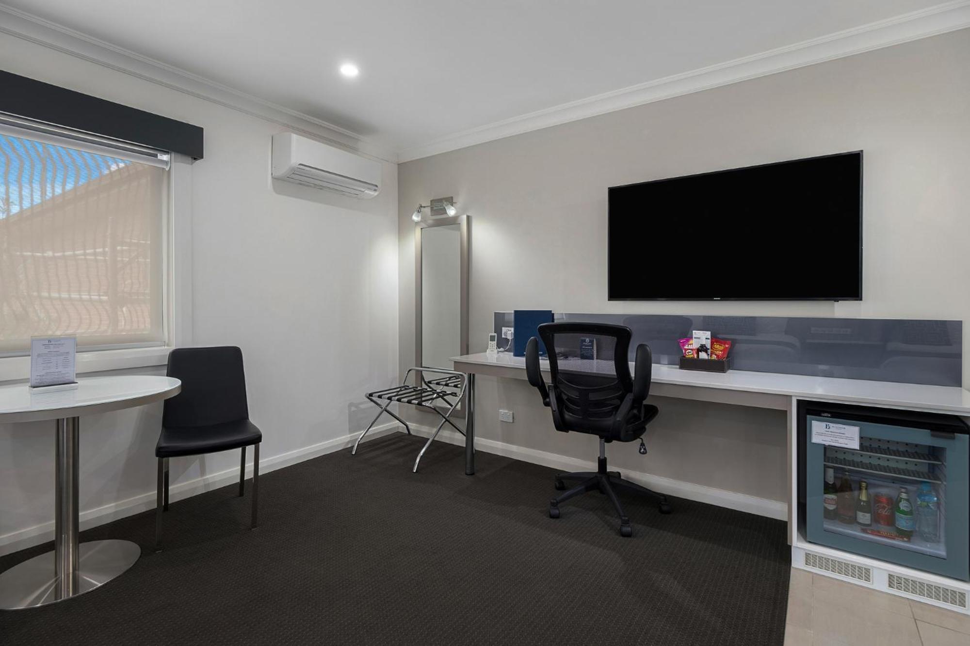 Bluegum Dubbo (Adults Only) Motel Room photo