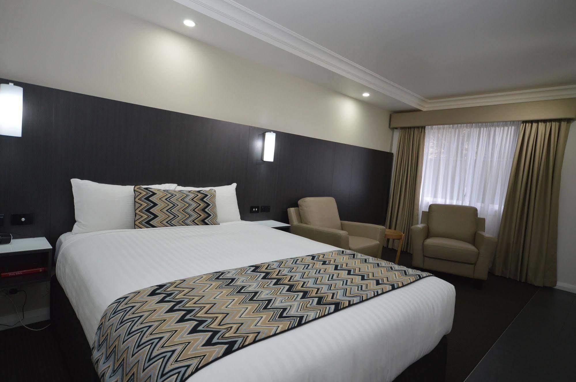 Bluegum Dubbo (Adults Only) Motel Exterior photo